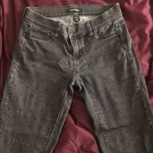 Black stretch skinny jean w. black sparkle accent